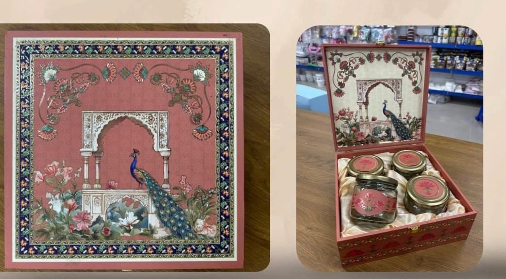 Pichwai Printed Wooden Box, 3 Jars