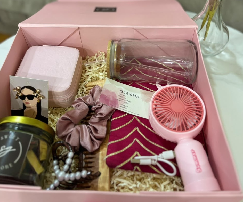 Beautiful Bond Hamper