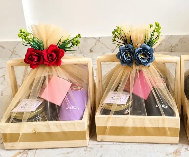 Bottle & Candle Hamper